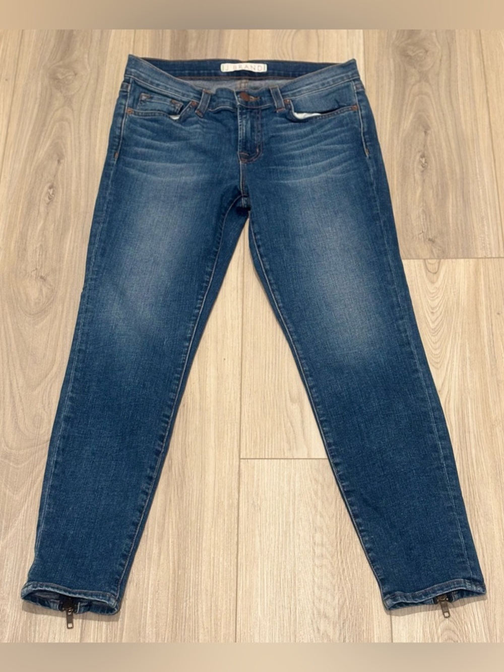 J Brand Women’s Heartbreaker Capri jeans in a blue wash